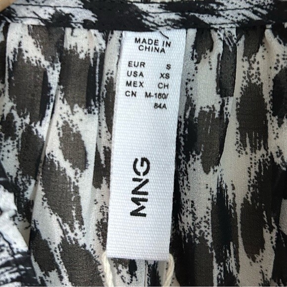 Mango Spotted Leopard Chiffon High Neck Sleeveless Blouse Size XS - Picture 3 of 5
